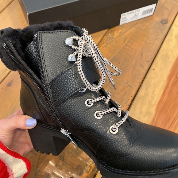 Saks Hiking Boots NWT - Picture 4 of 4